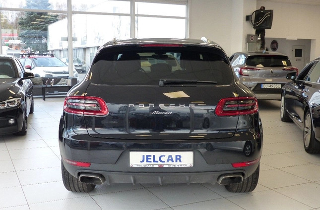 Porsche Macan cena 149999 przebieg: 182000, rok produkcji 2016 z Ropczyce małe 277